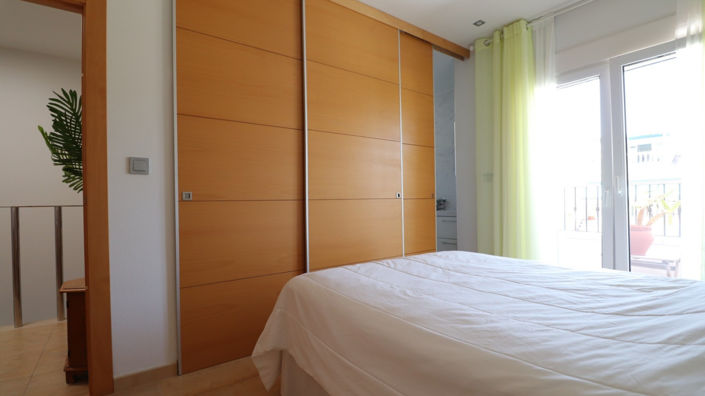 Image No.15-3 Bed Townhouse for sale