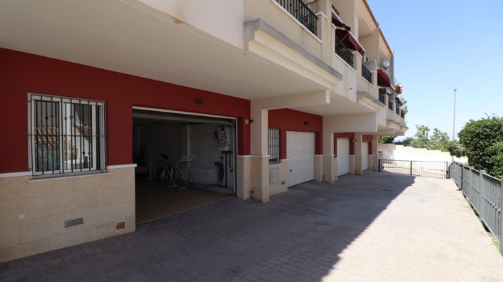 Image No.26-3 Bed Townhouse for sale