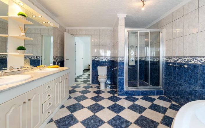 Image No.21-3 Bed Villa for sale