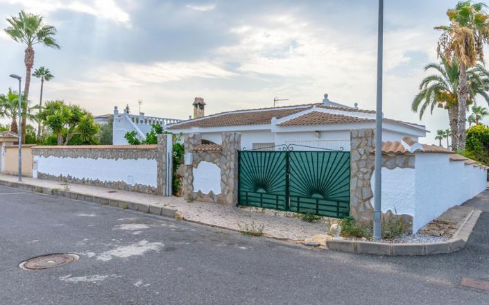 Image No.37-3 Bed Villa for sale