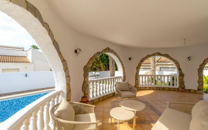 Image No.4-3 Bed Villa for sale