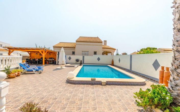 Image No.32-4 Bed Villa for sale