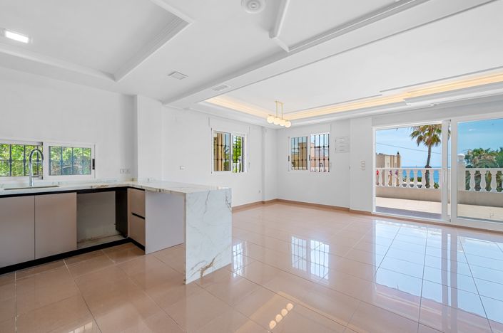 Image No.9-4 Bed Villa for sale