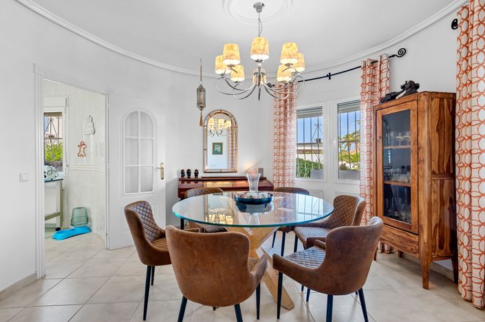 Image No.11-5 Bed Villa for sale