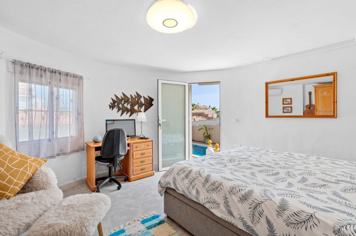 Image No.17-5 Bed Villa for sale