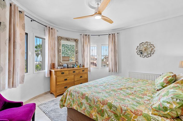 Image No.29-5 Bed Villa for sale