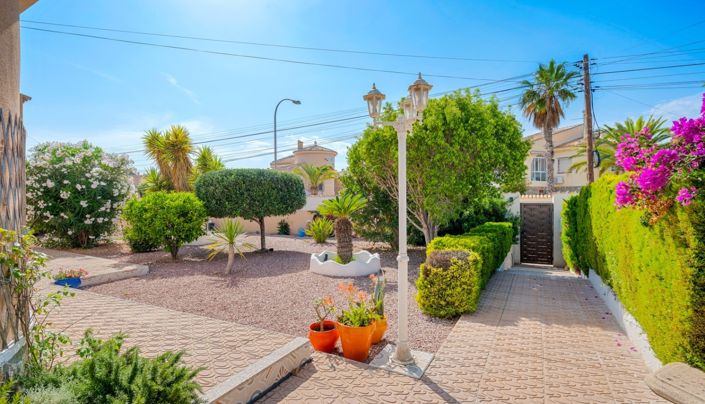 Image No.48-5 Bed Villa for sale