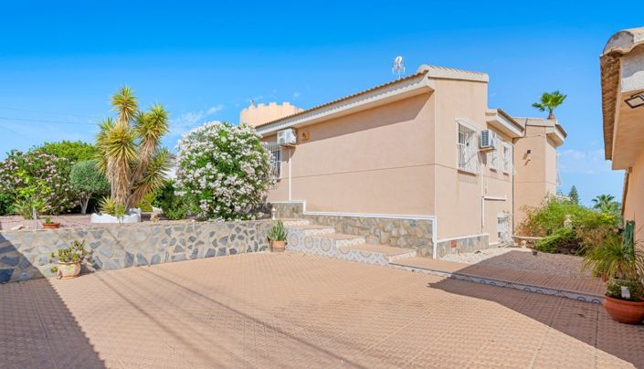 Image No.58-5 Bed Villa for sale