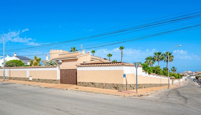 Image No.59-5 Bed Villa for sale