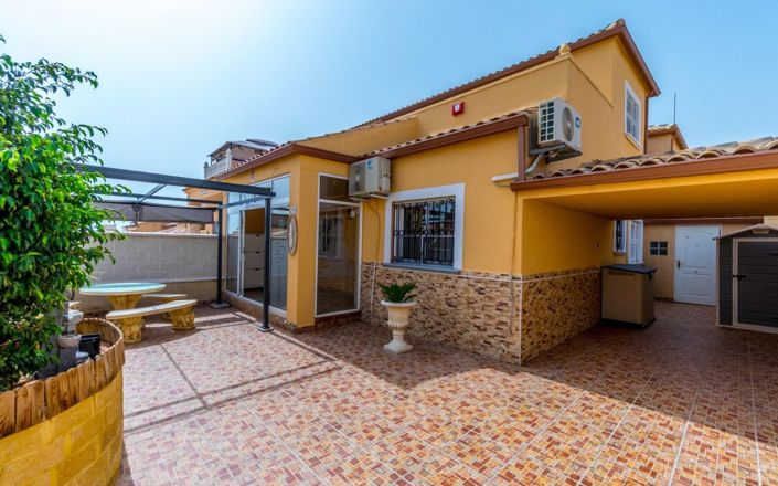 Image No.1-4 Bed Quad for sale