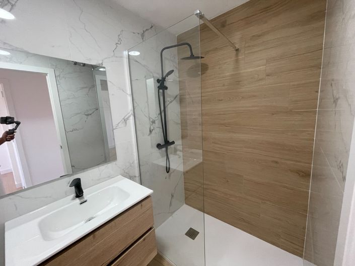 Image No.8-2 Bed Apartment for sale