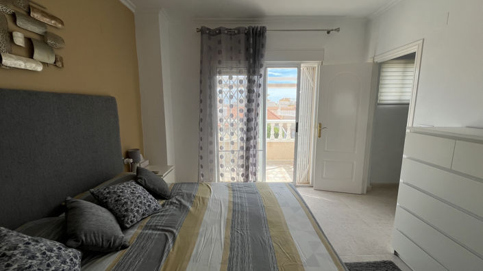 Image No.17-3 Bed Villa for sale