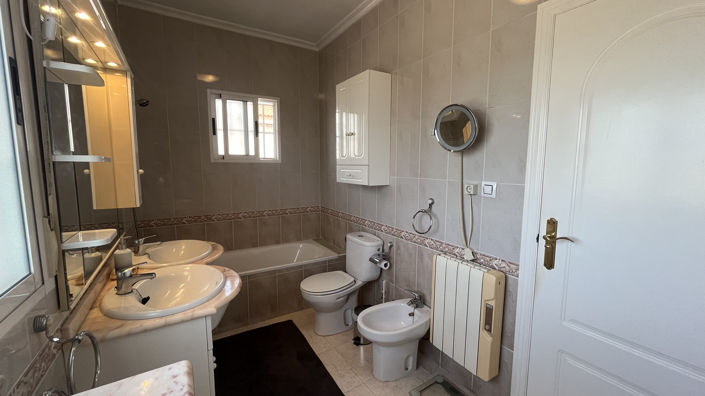 Image No.21-3 Bed Villa for sale