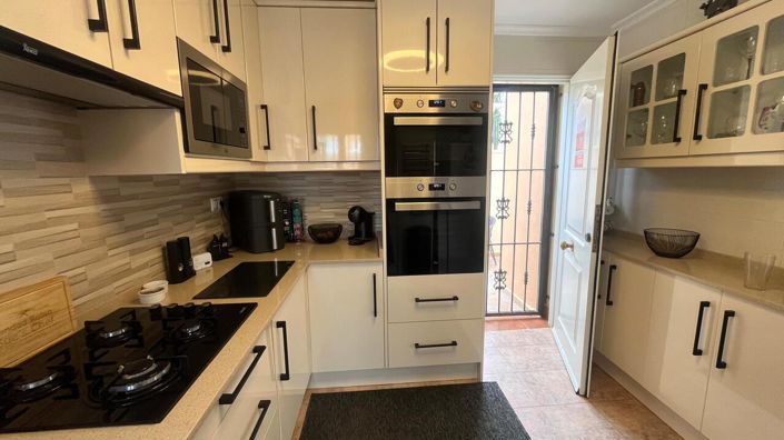 Image No.12-3 Bed Villa for sale