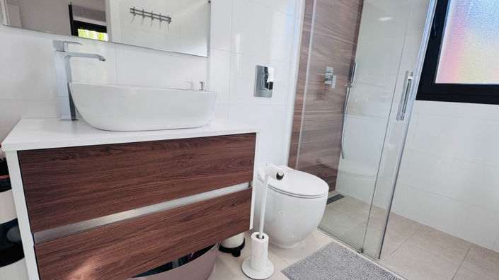 Image No.12-2 Bed Apartment for sale