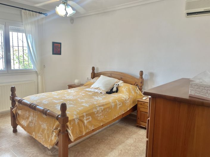 Image No.13-3 Bed Villa for sale