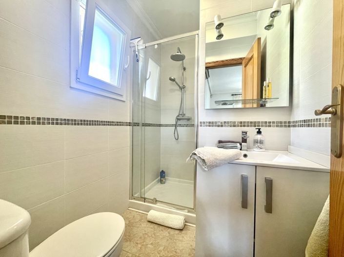 Image No.15-3 Bed Villa for sale