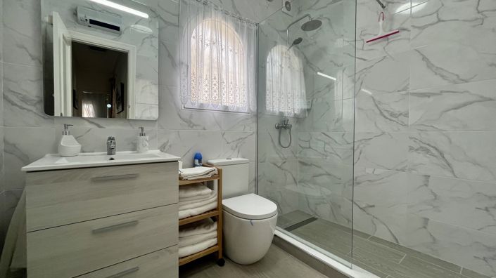 Image No.15-3 Bed Villa for sale