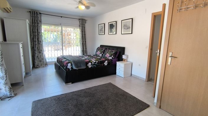 Image No.26-5 Bed Villa for sale