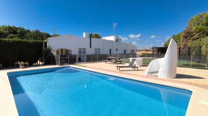 Image No.48-5 Bed Villa for sale