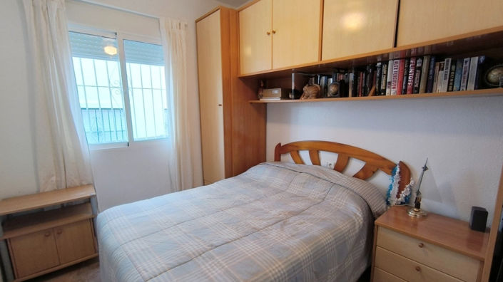 Image No.12-3 Bed Property for sale