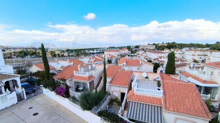 Image No.19-3 Bed Property for sale