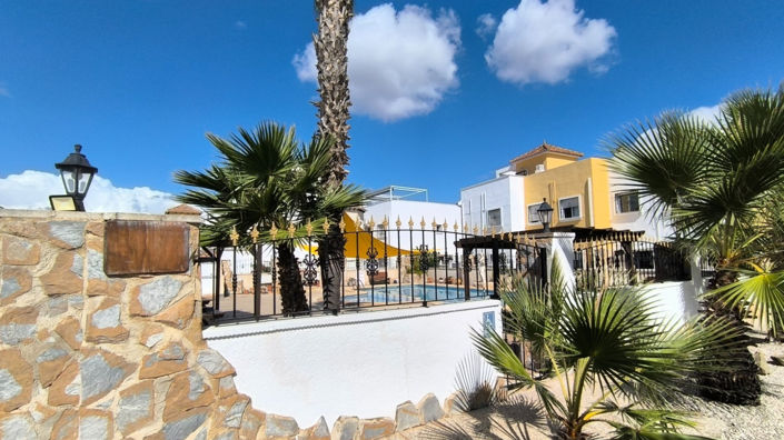 Image No.22-3 Bed Property for sale