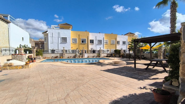 Image No.23-3 Bed Property for sale