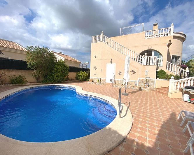 Image No.1-3 Bed Villa for sale