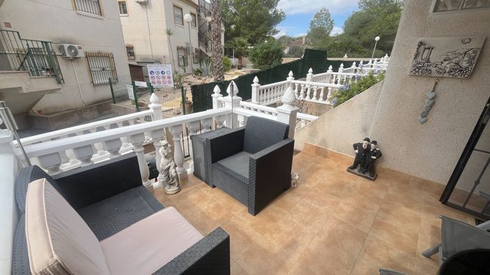 Image No.15-2 Bed Townhouse for sale