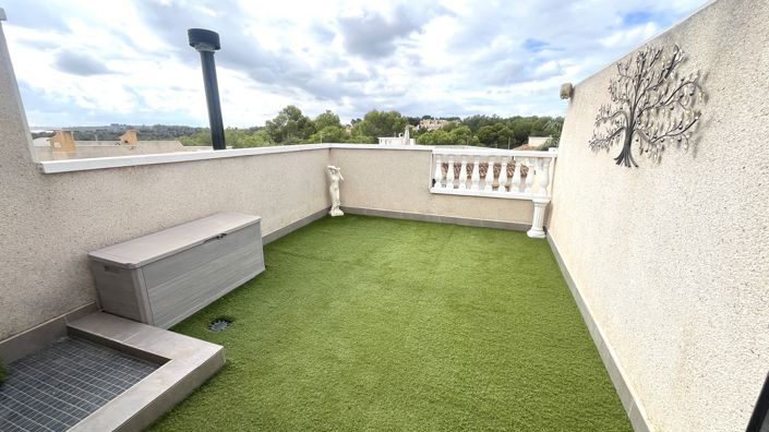 Image No.16-2 Bed Townhouse for sale