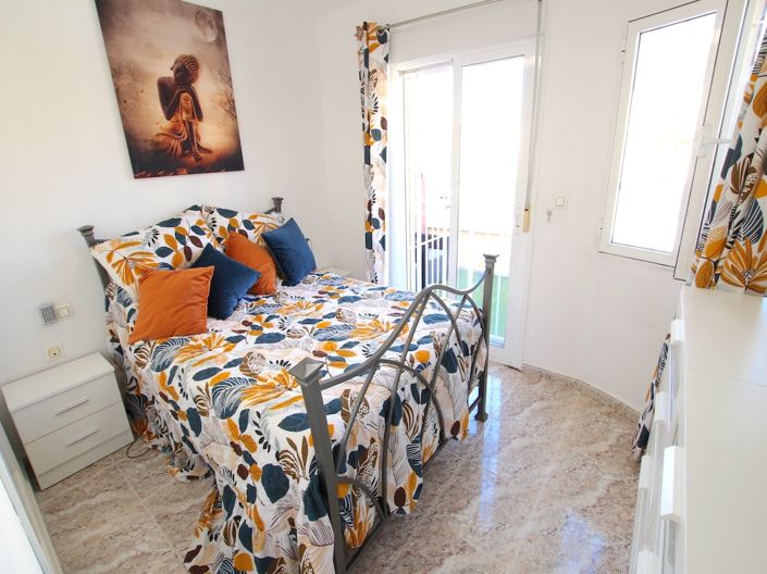 Image No.11-3 Bed Townhouse for sale