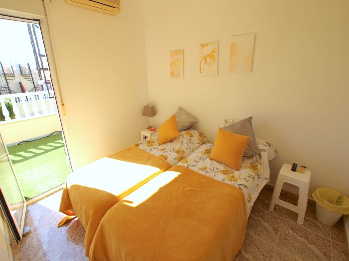 Image No.17-3 Bed Townhouse for sale