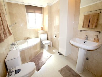 49147_beautifully_presented_2_3_bed_semi_detached_property_with_pool_views_170925140248_img_7212