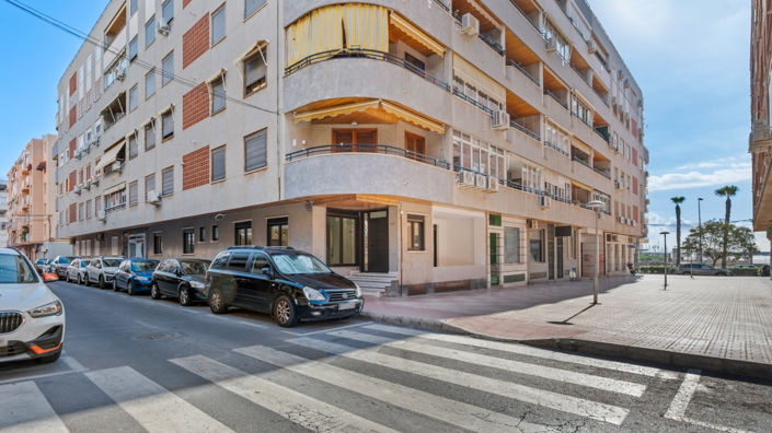 Image No.1-3 Bed Apartment for sale