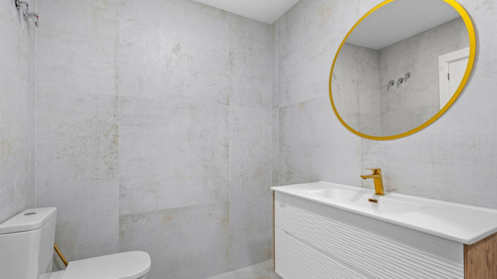 Image No.18-3 Bed Apartment for sale