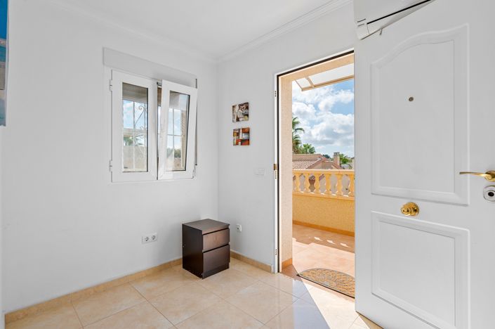 Image No.25-5 Bed Villa for sale