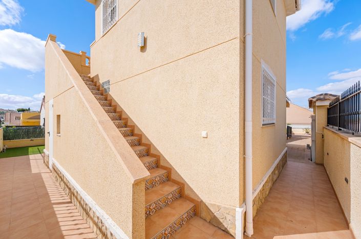 Image No.34-5 Bed Villa for sale