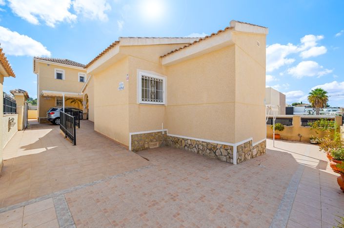 Image No.38-5 Bed Villa for sale