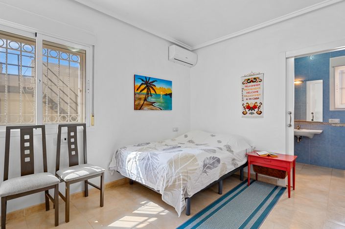 Image No.9-5 Bed Villa for sale