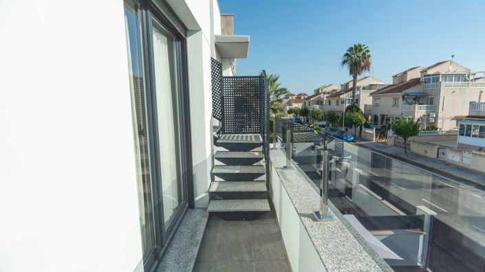 Image No.27-3 Bed Villa for sale