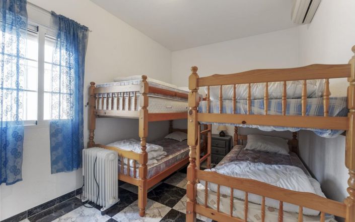 Image No.18-3 Bed Quad for sale