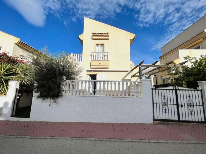 Image No.1-3 Bed Villa for sale