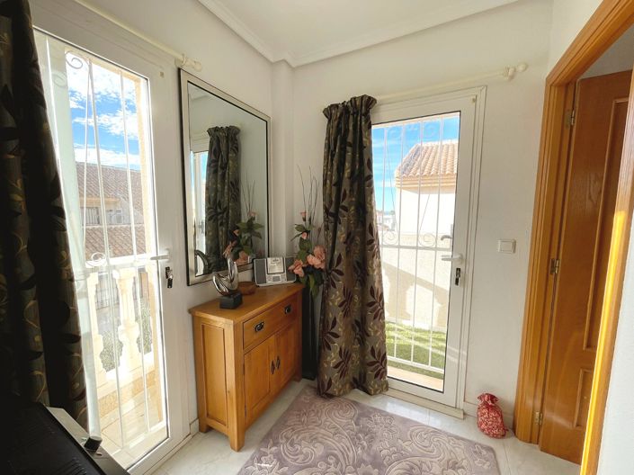 Image No.17-3 Bed Villa for sale