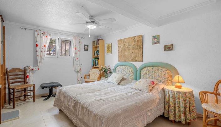 Image No.21-4 Bed Property for sale