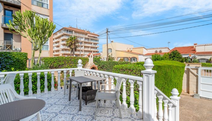 Image No.41-4 Bed Property for sale