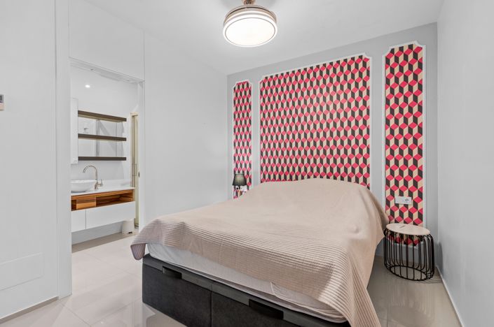 Image No.18-3 Bed Property for sale