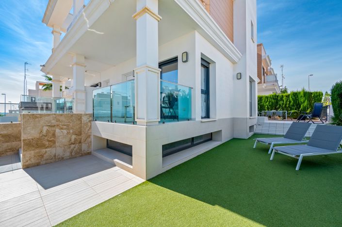 Image No.2-3 Bed Property for sale