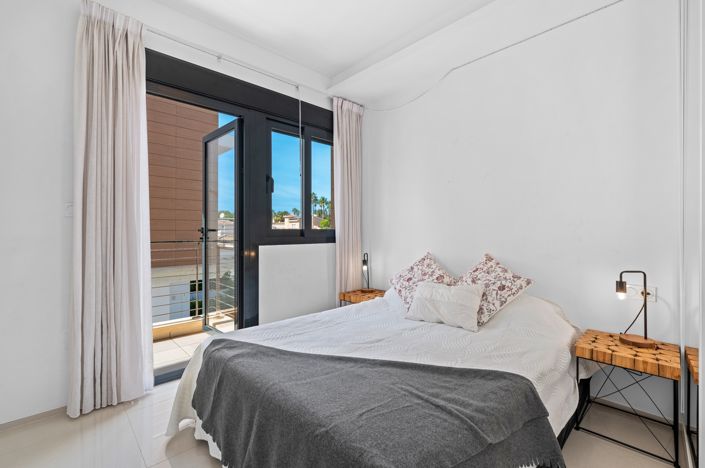 Image No.22-3 Bed Property for sale