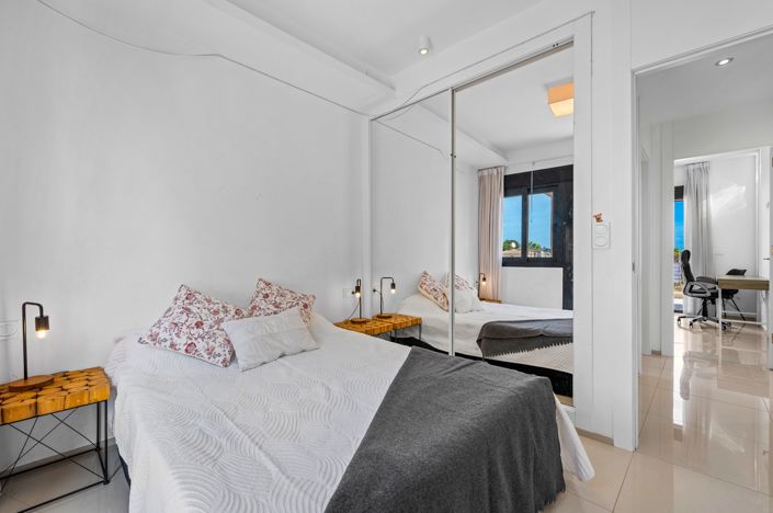 Image No.25-3 Bed Property for sale